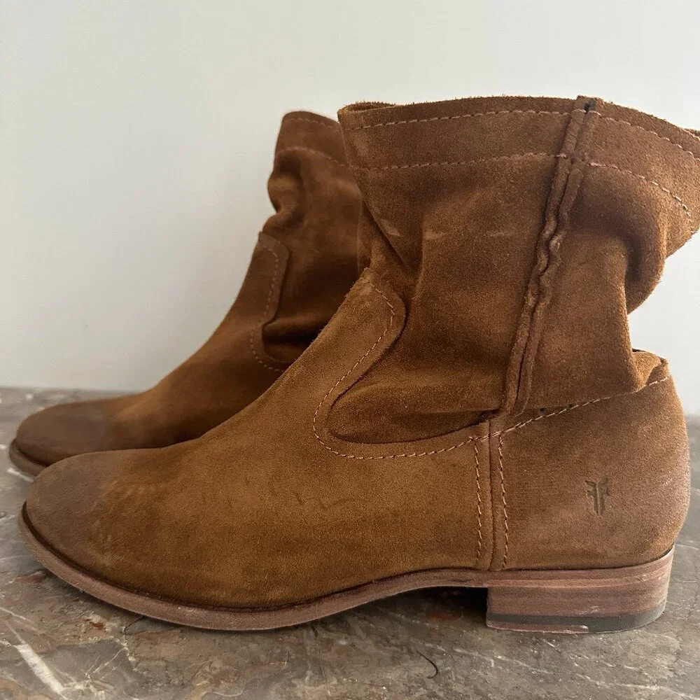 FRYE Cara Suede Short Boots - Distressed in brown Size 8.5 Barely Worn - Picture 6 of 14